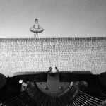 Pablo Gamboa: como un perro callejero 5 PG maquina escribir