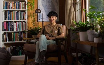 Ocean Vuong autor de 'En la tierra somos fugazmente grandiosos'.