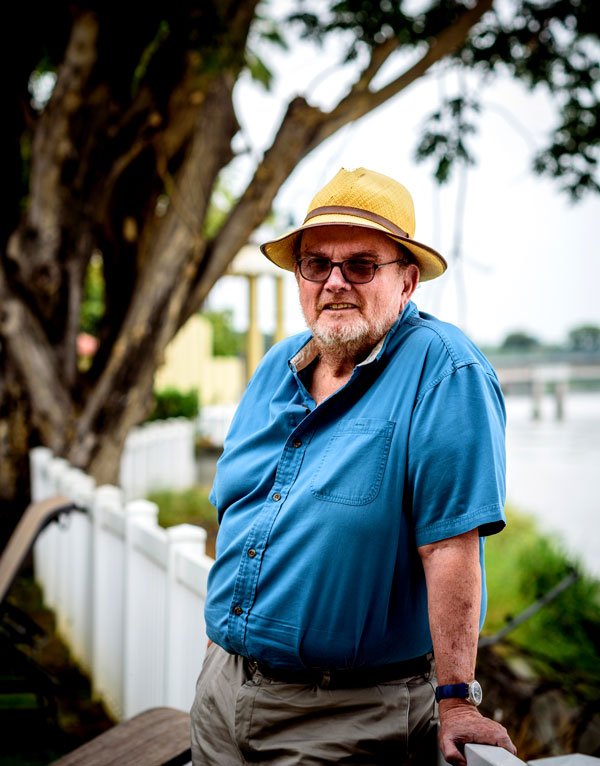 Carlos Ycaza Paulson, un felliniano que nació dos veces 1 Entrevista---1