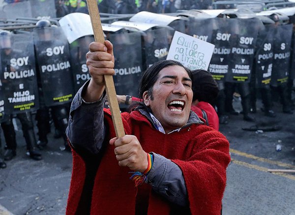 Yacu Sacha: músico y defensor del agua. 2 Previa a la marcha contra las enmiendas que impuso Correa en 2015.