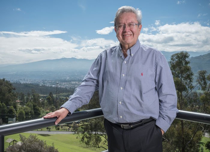 Gustavo Vega, el ateniense consumado. 4 Entrevista---4