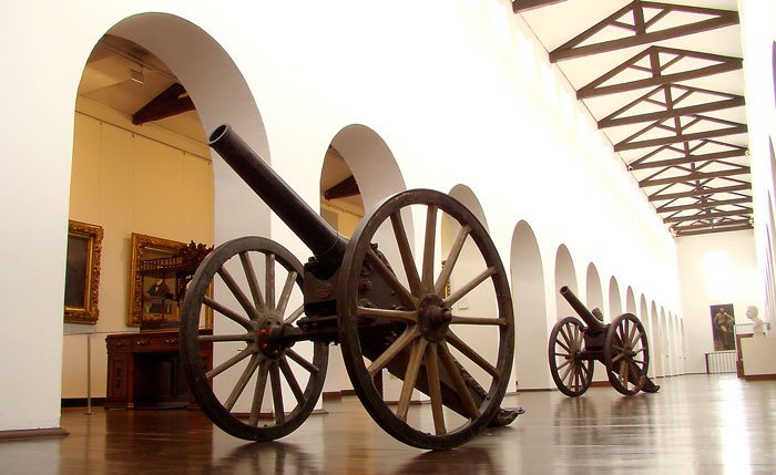 Museo Nacional de Colombia: las formas de la historia. 2 Sala histórica del Museo Nacional.