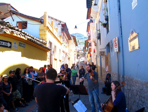 “Esa música yo nunca he escuchado” 4 Calle La Ronda.