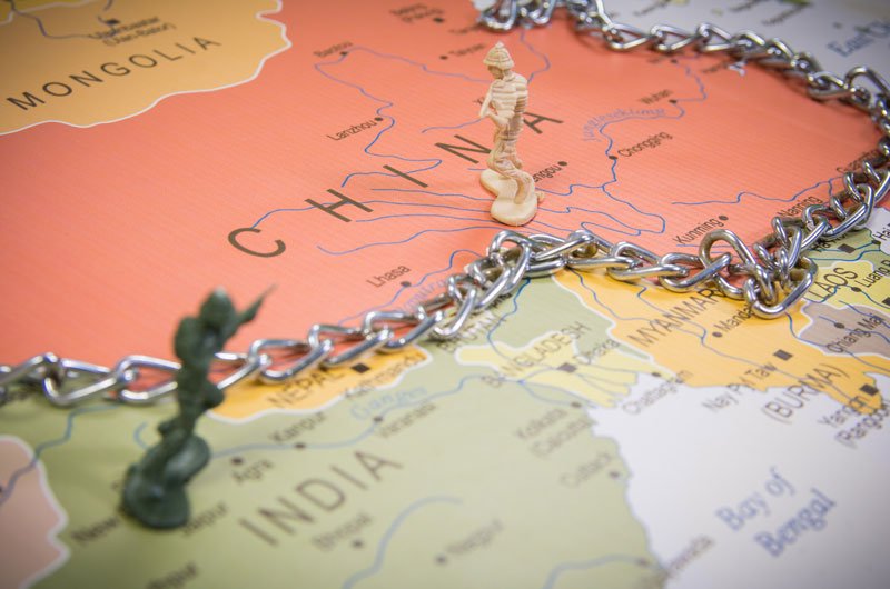 Matar al pollo para asustar al mono 1 21 Pol int 1