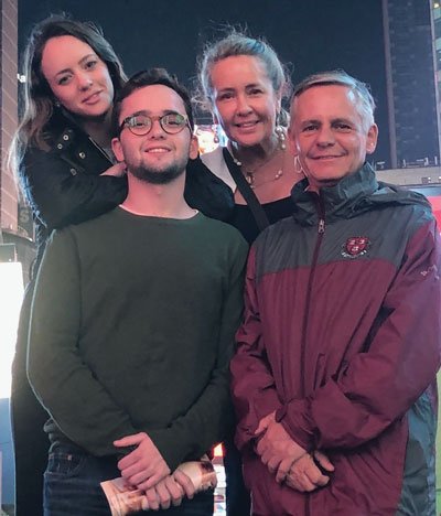 Luz Elena: periodismo + política + turismo. 6 Con su esposo José Samaniego y sus hijos Isabel y José Ignacio, Quito, mayo de 2019.