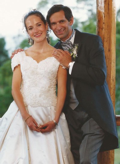 Espinosa, la historia y la guitarra. 4 El día de su boda con María Lorena Correa, en Quito.