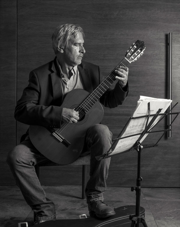 Espinosa, la historia y la guitarra. 1 Entrevista---1