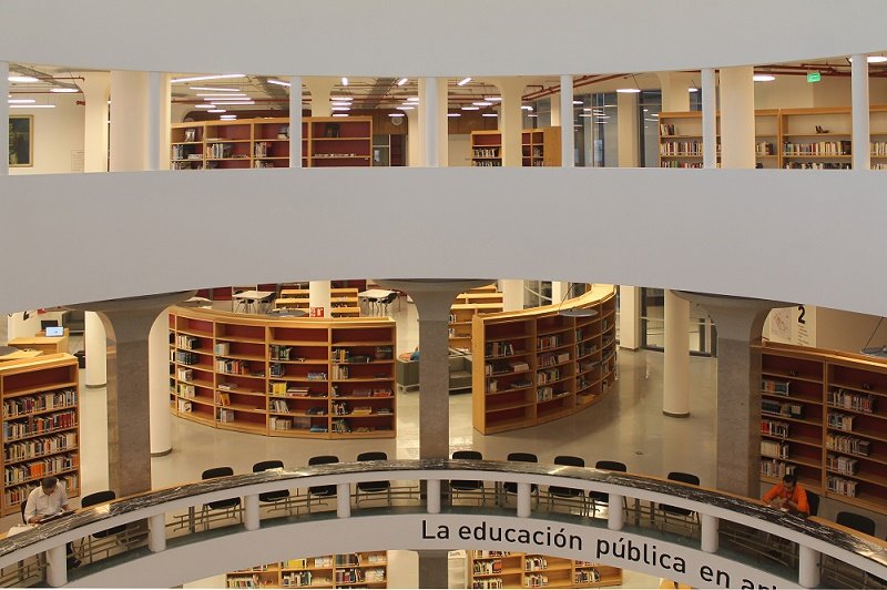 Libros entre bóvedas de acero 1 Bibliotecas 1