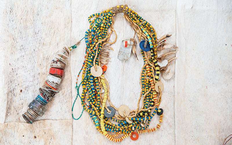 Filos de la apropiación cultural 1 Carolina Zambrano collar