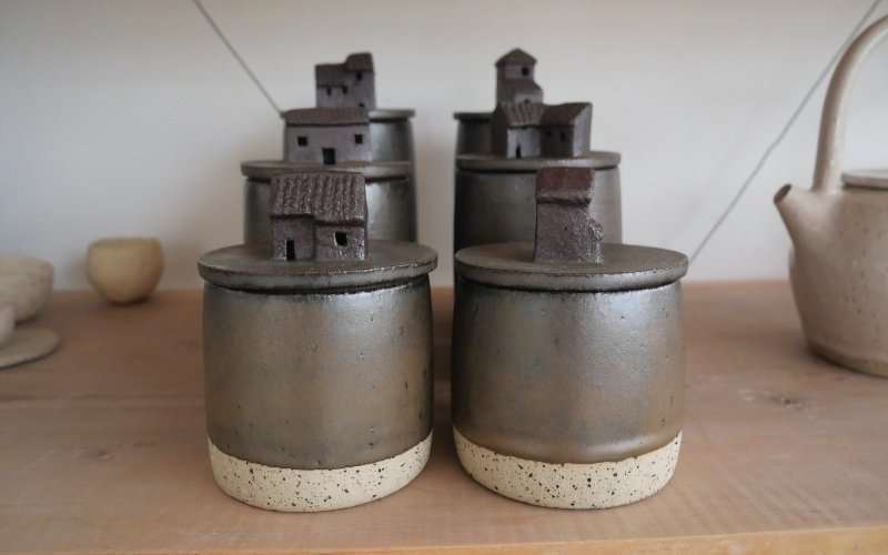 La cerámica como medio utilitario, según Claudia Anhalzer 4 Cerámica Claudia Anhalzer