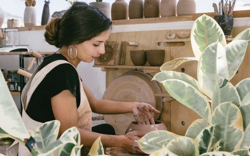 La cerámica como medio utilitario, según Claudia Anhalzer 5 Cerámica Claudia Anhalzer