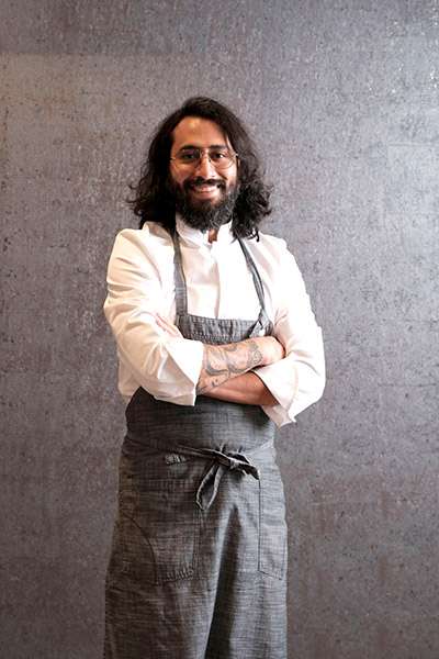 Zazu pisa firme en la cocina de autor 3 Restaurante Zazu.