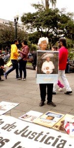 Un lirio por los desaparecidos. 2 SAMSUNG CAMERA PICTURES