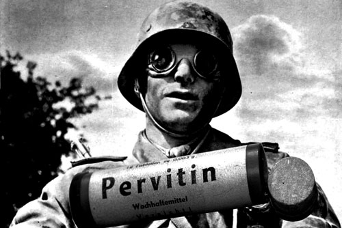 Los ejércitos drogados del nazismo. 2 Desde amas de casa hasta soldados empezaron a ingerir Pervitin, que provocaba euforia, quitaba el sueño y, por ende, la gente lo usaba para rendir mejor.