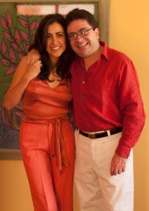 Con Carolina Hidalgo Vivar, quien fue su novia durante siete años. 1 2 Una de las personas más importantes y queridas que tuvo en su vida (2004). 