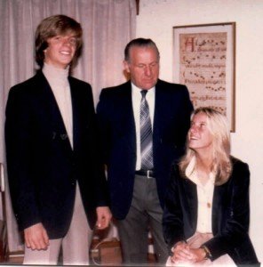 Dani Elie. 4 Con su hermano Christian y su papá, en los años colegiales.