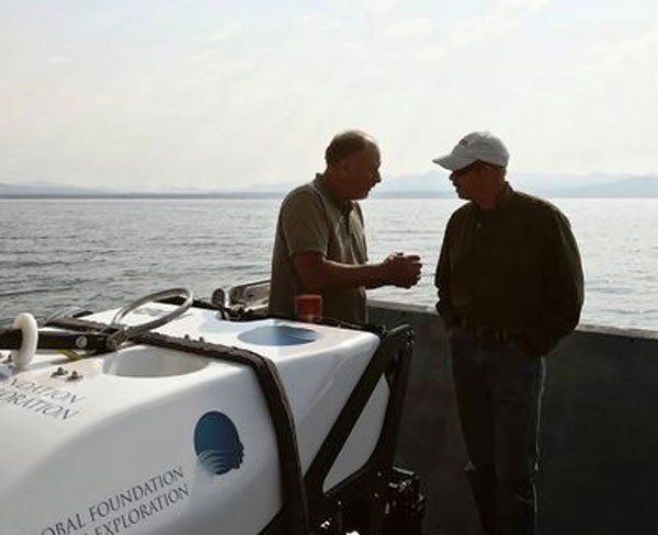 El científico que ayuda a encontrar vida extraterrestre. 3 Lago Yellowstone, 2017.