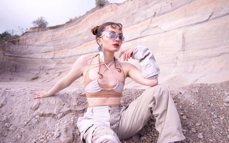 La cantante Fiebre deja su ‘Petróleo’ y viene con ‘niño malo’ 1 Fiebre