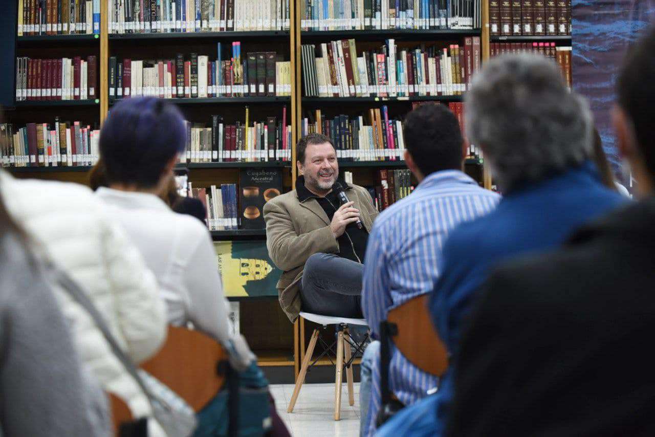 <strong><em>Voyeur</em>, la persiana americana de Diego Fonseca </strong> 1 Presentación Voyeur de Diego Fonseca