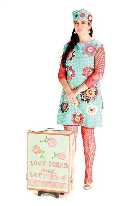 La galaxia de Ana Fernández. 1 Miranda Texidor, Poemas de amor y cartas de recomendación, performance, 2011. Foto: Aimee Friberg.