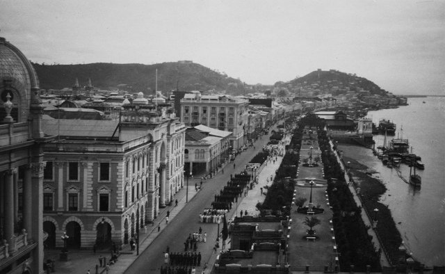 Guayas, el gran río olvidado 2 Vista del puerto y Guayaquil, 1920 - 1930.