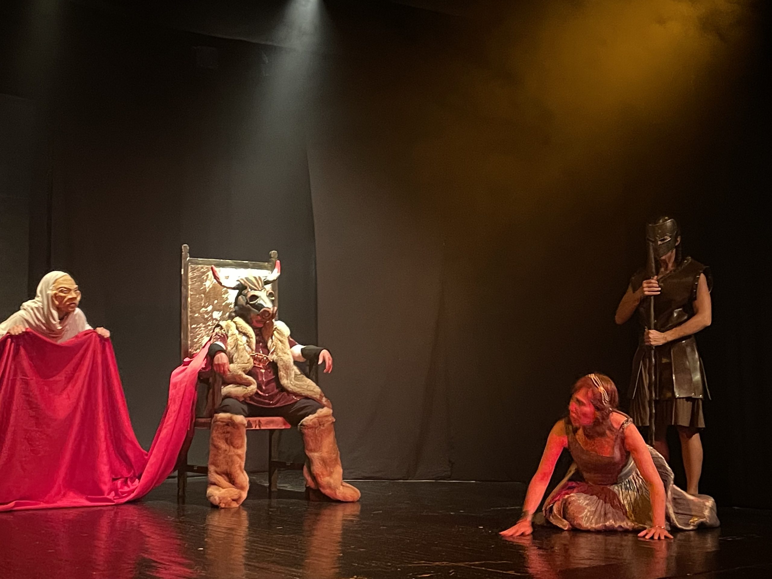 "Antígona Sudaxa", María Beatriz Vergara revisita un clásico 2 Antígona Teatro