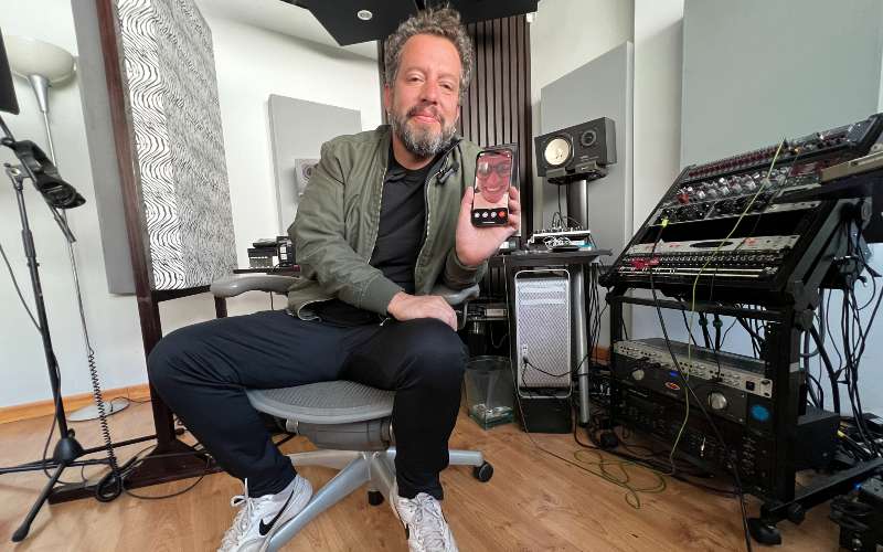 Ivis Flies: “La paternidad me enseñó más del amor” 2 Ivis Flies paternidad