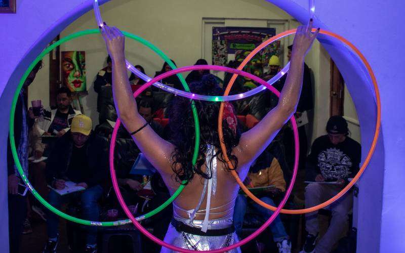 La Caneca promueve jams de dibujo en el barrio La Mariscal. 1 La caneca La mariscal