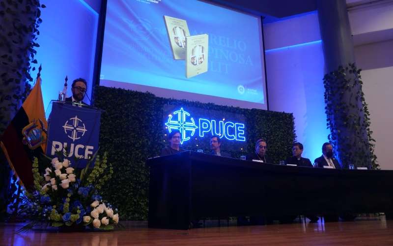 Juan Pablo Castro, un escritor que evoluciona desde la conciencia 1 Juan Pablo Castro