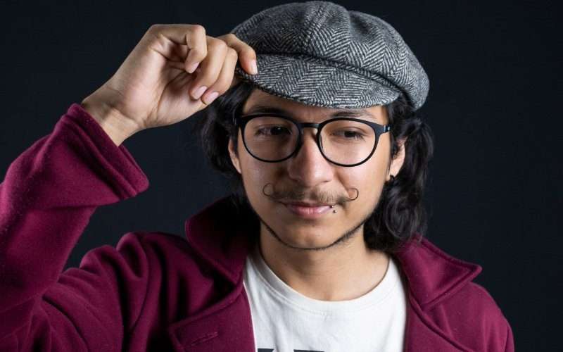 Kevin Villacís explora la crueldad humana en su nueva poesía 1 Kevin Villacís uno poeta