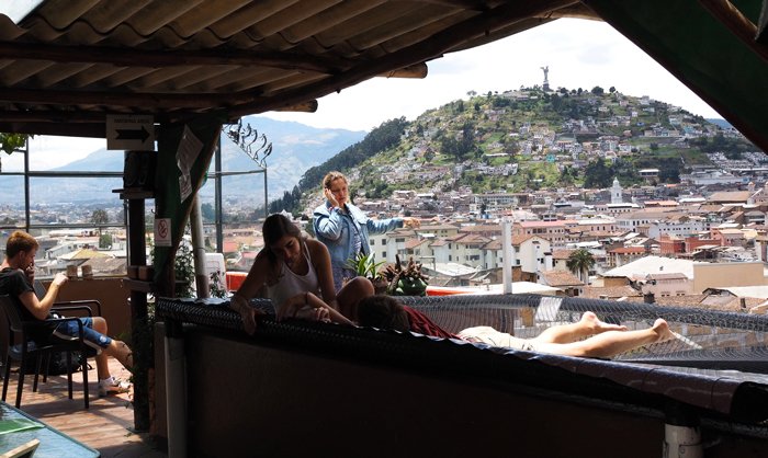 El nuevo ambiente de la vieja Tola. 1 Vista desde la terraza The Secret Garden.