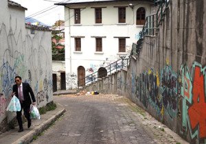 El nuevo ambiente de la vieja Tola. 8 Subida a la calle Valparaíso.