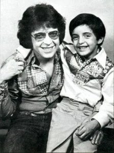 ¡Compárenme, criticones! 25 años sin Héctor Lavoe. 8 El 7 de mayo de 1987 su hijo Héctor es impactado por una bala perdida. “Esa muerte le rompió el corazón”, dijo Tito Nieves en una entrevista. “En ese momento muere el alma de Héctor Lavoe”.