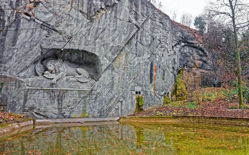 La tristeza de un león en Lucerna 2 Leon de Lucerna