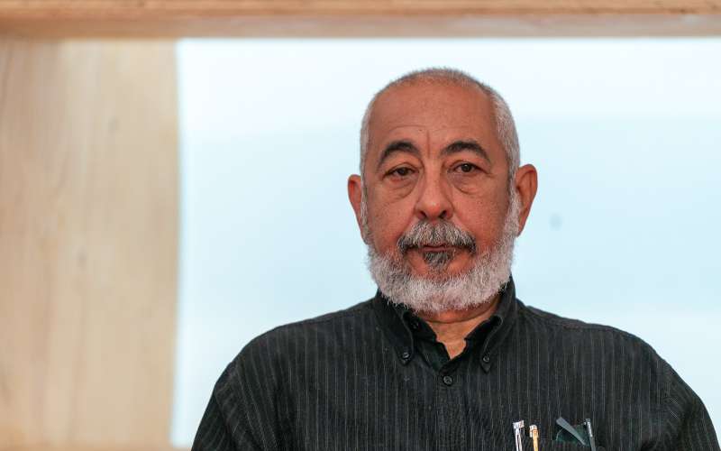 "Personas decentes", un nuevo caso para Mario Conde 1 Leonardo Padura autor de Personas decentes