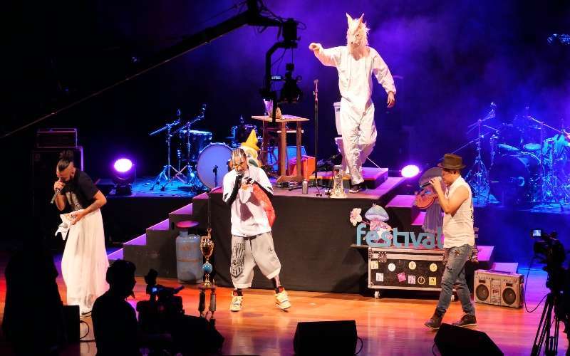 Hip hop ecuatoriano al compás de Mugre Sur 1 Mugre Sur 2