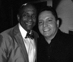 Marco Bermúdez. “La música es mi idioma”. 3 Junto al gran productor y pianista Sergio George.