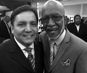 Marco Bermúdez. “La música es mi idioma”. 4 Con Roberto Roena, bongosero, bailarín de salsa y director de orquestas.