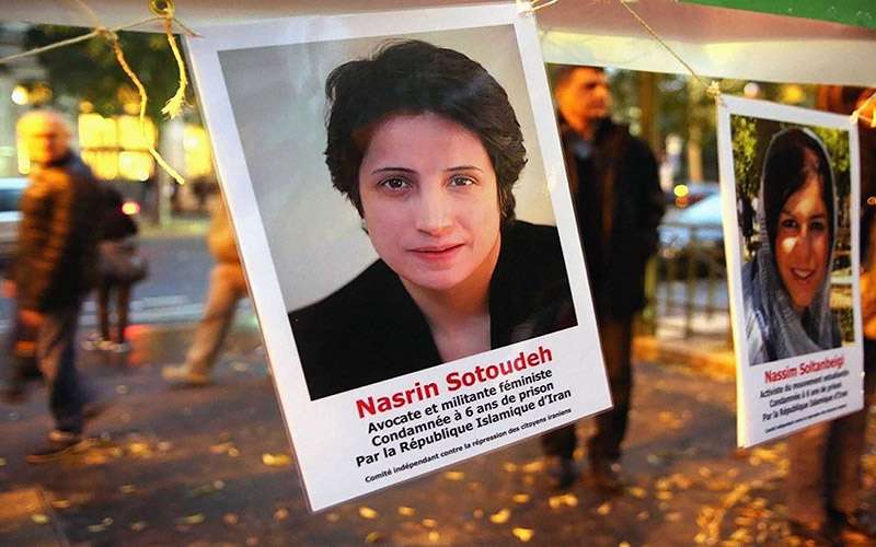 El país de las tinieblas medievales 1 Cartel de recogida de firmas para liberar a Nasrín Sotoudeh en Irán.