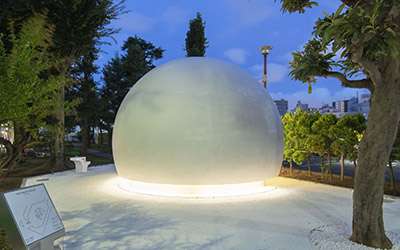 El placer de ir a un baño público 2 Parque Nanago Dori. Baño público.