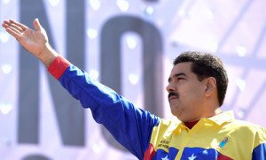 Para caerse, a Nicolás Maduro sólo le falta la leve brisa de… el aleteo de una mariposa 2 Pol-int--2