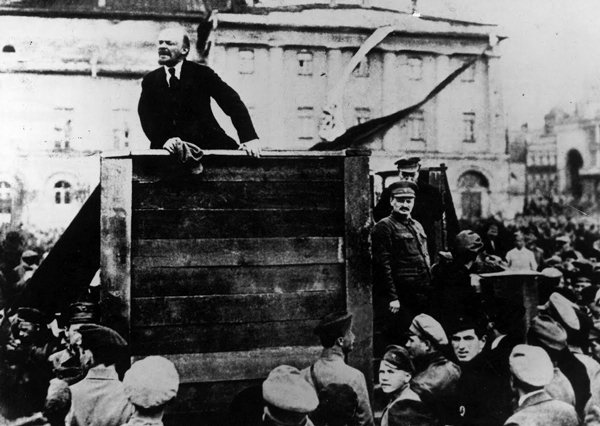 Ya pasaron cien años... 3 Pol-int--3