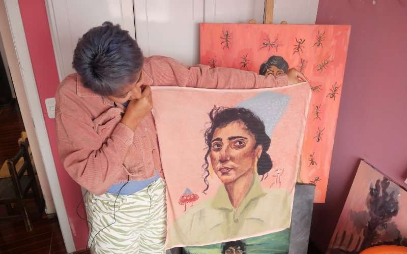 Polett Zapata deconstruye a la mujer en pinturas y bordados 5 Polett Zapata