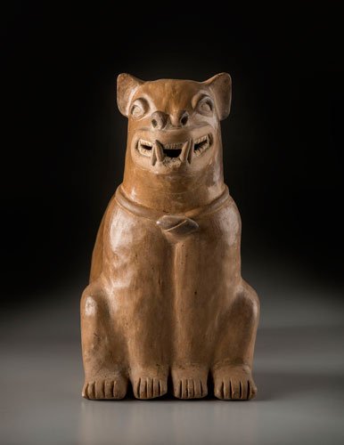 Un viaje al presente con animales precolombinos. 6 Botella silbato en forma de perro. Cultura Bahía (300 a. C.-400 d. C.).