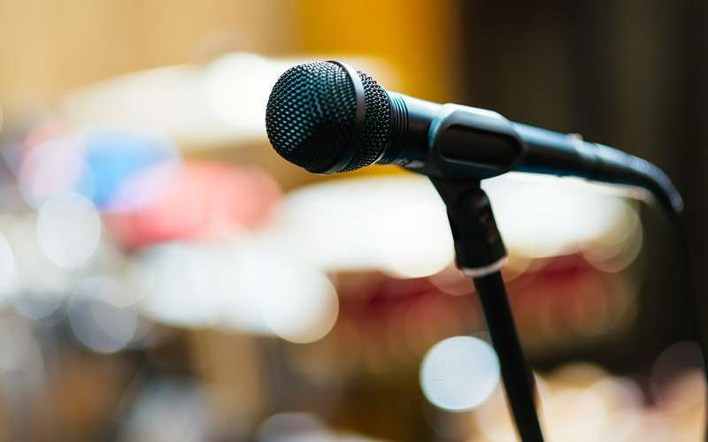 El inmigrante Jesús Fichamba 1 cantante jesus fichamba