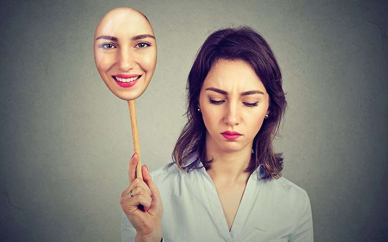 “Depresión sonriente”: los peligros de estar bajo mínimos y parecer feliz 1 depresion sonriente 1