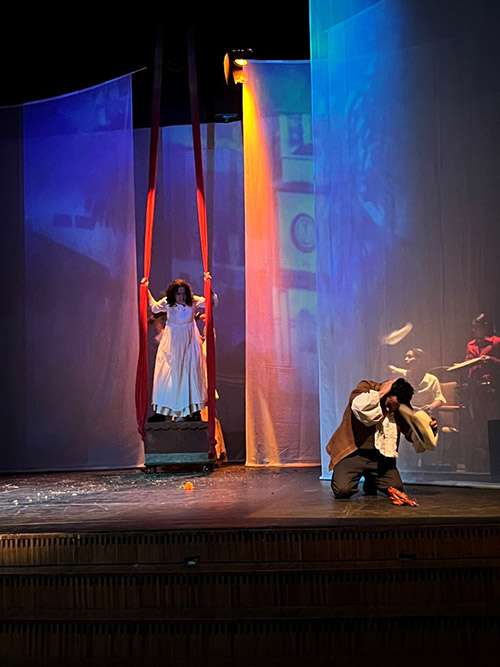 Manuela y Simón, la pasión llevada al teatro 2 escena obra teatro manuela simon 2 1