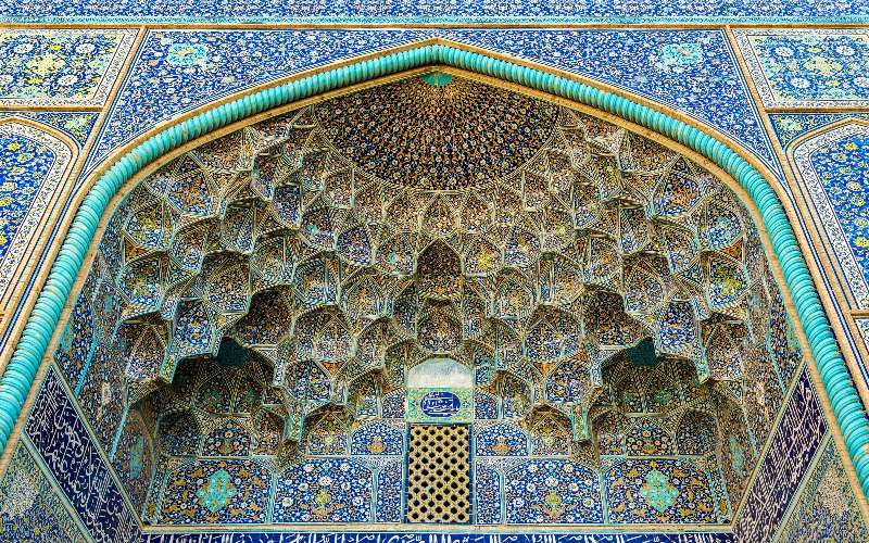 El colorido interior de la mezquita de Sheikh Lotfollah 2 mezquita de Sheikh Lotfollah