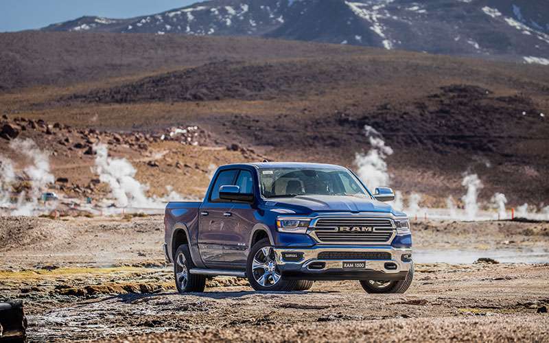 RAM 1500: Lujo y comodidad para los trabajos más pesados 2 ram 1500 laramie hr 2 1