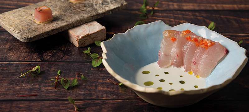 Un lugar donde la buena comida hace feliz a la gente 1 restaurante nuum mariscos